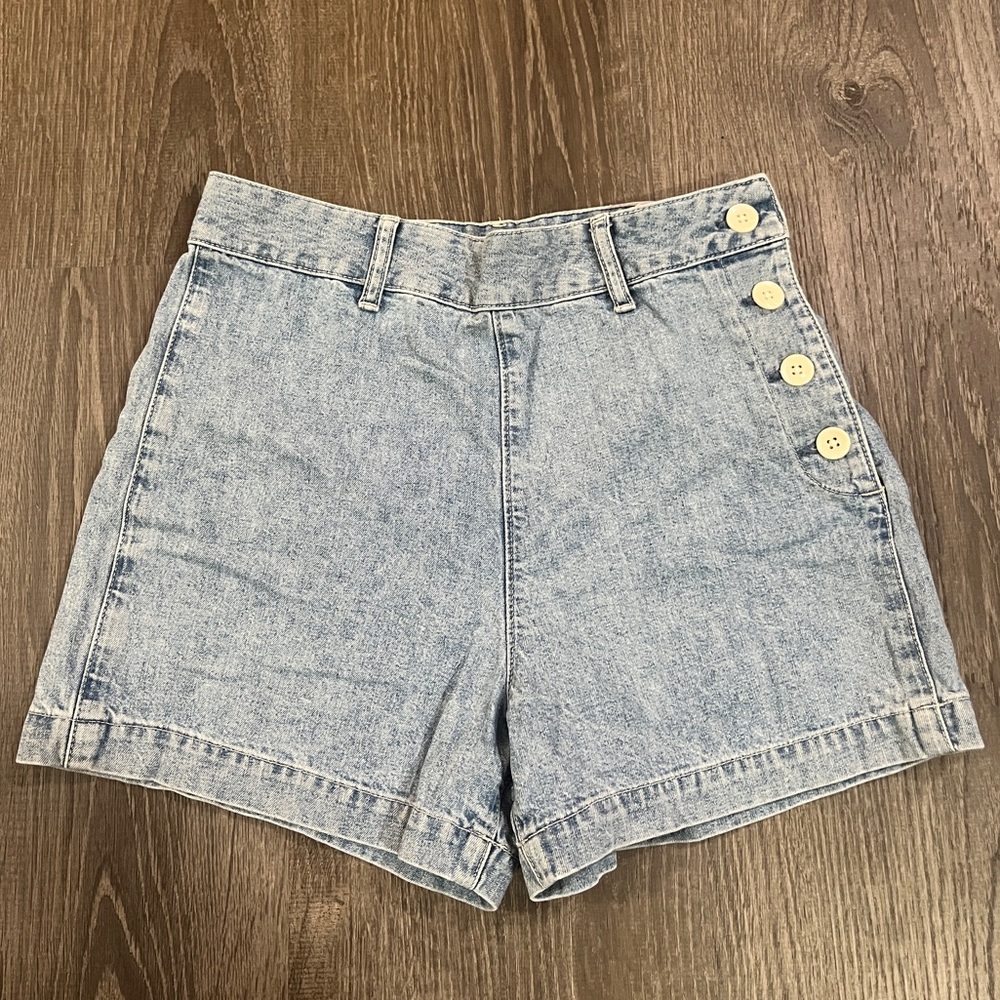 GAP Light Wash Denim Jean Shorts with Side Buttons